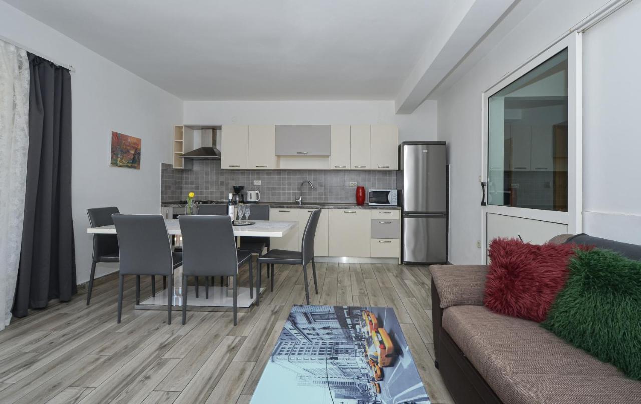 Apartments Luciano سيغيت فغانييتْسا المظهر الخارجي الصورة